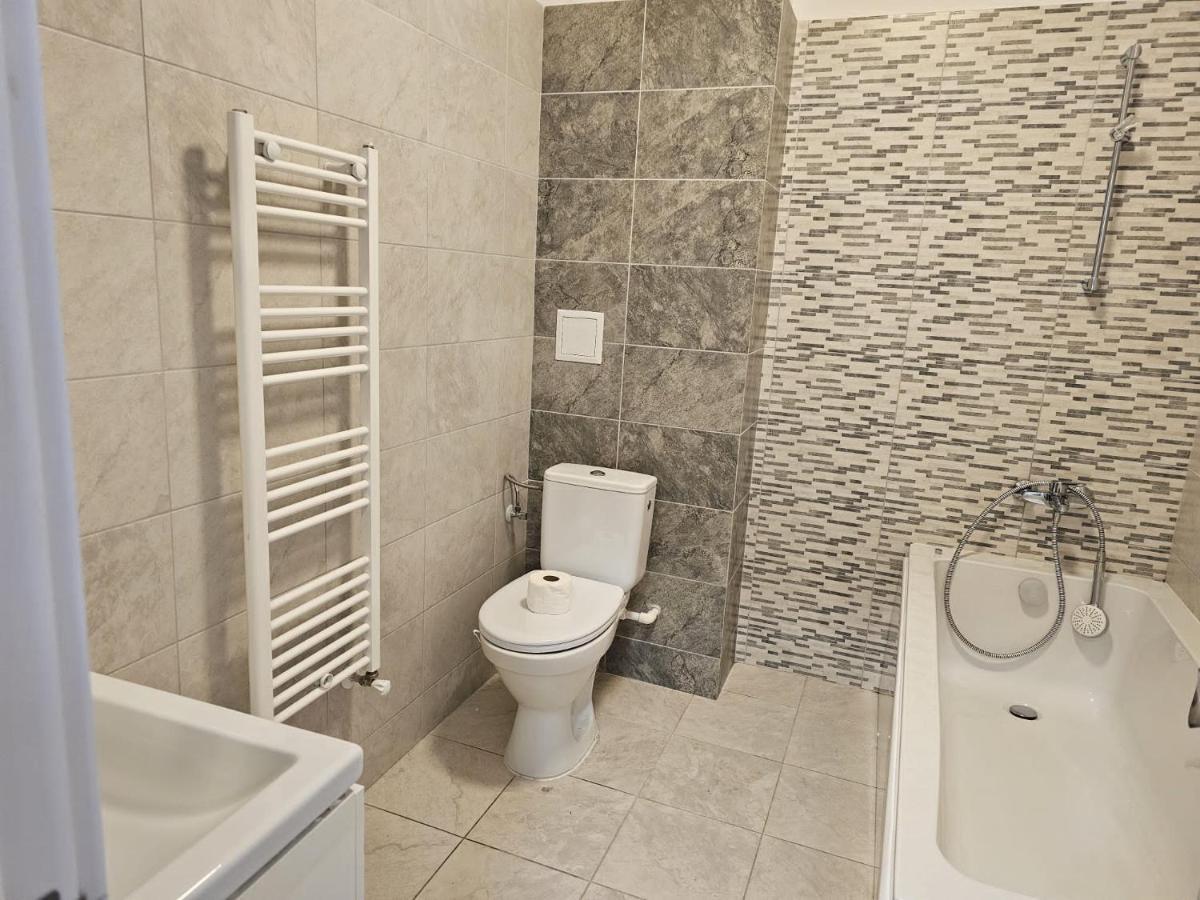Astero Apartments Premium Accomodation Iasi Exterior photo